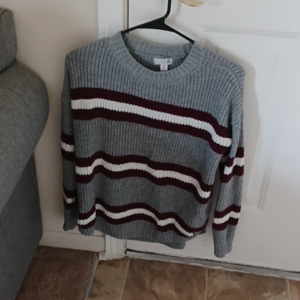 Sweaters - Picture 2 of 2